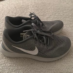 Nike women’s free runs - size 6.5